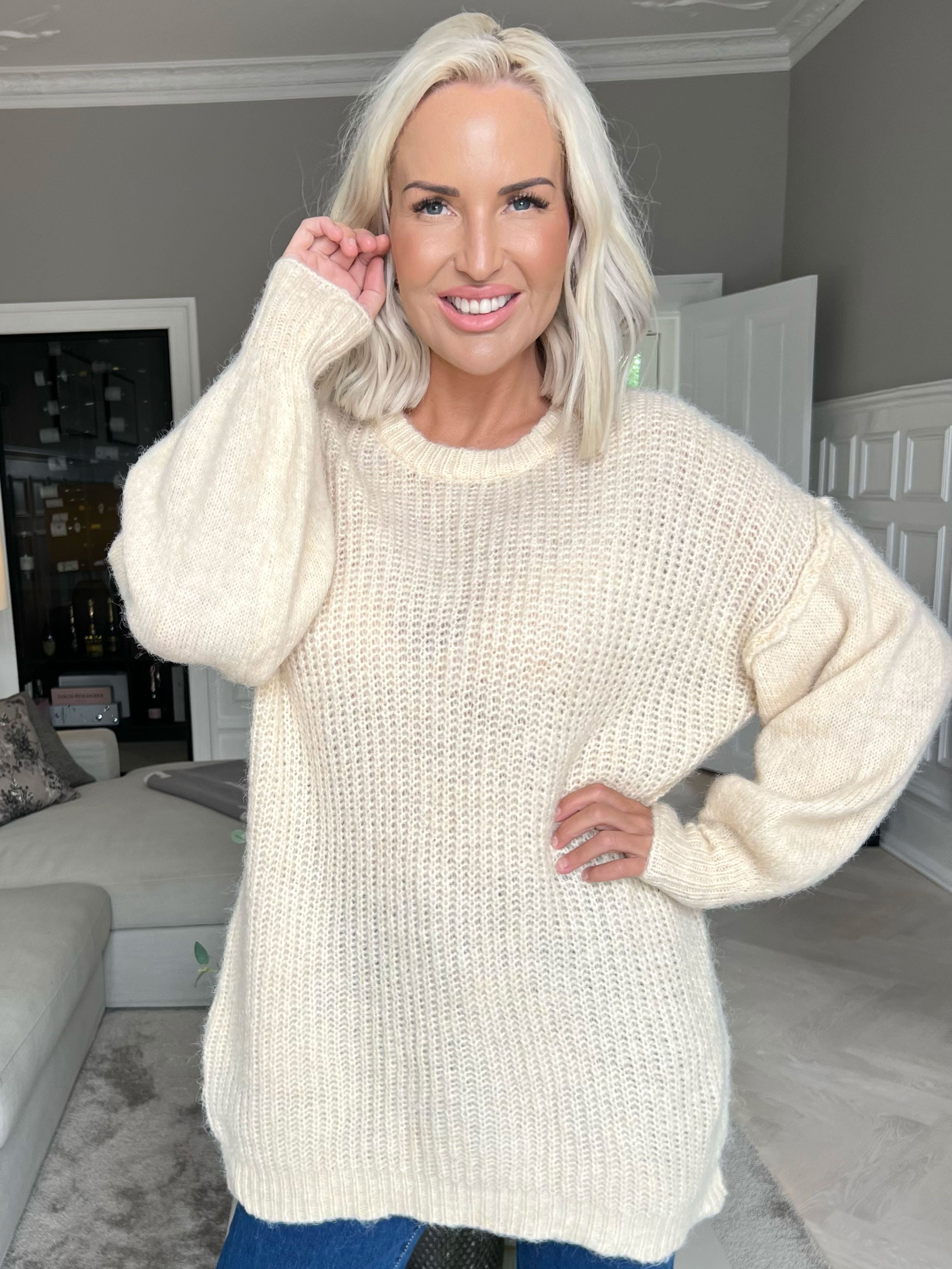 Leana - Lang blød strikbluse med ballonærmer